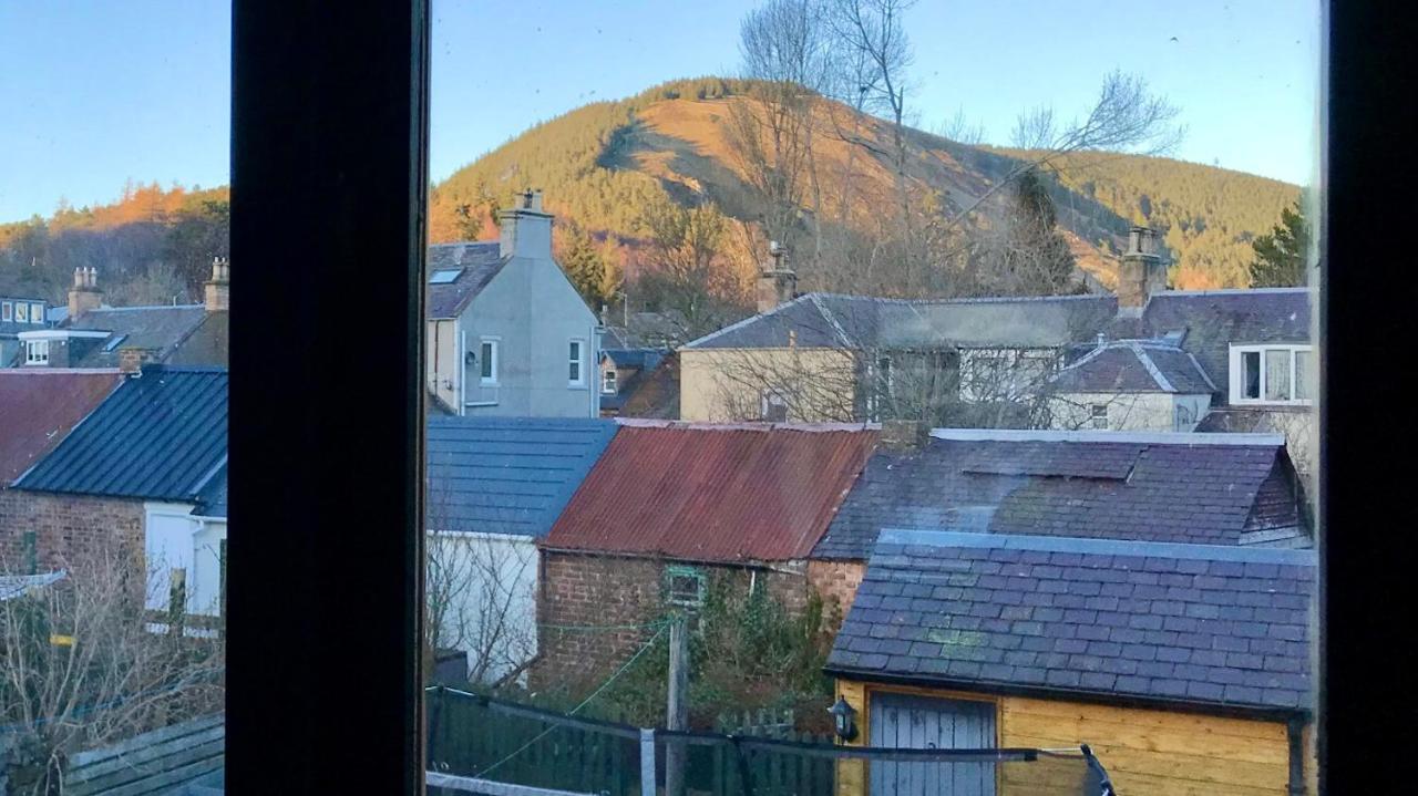 The Morningside Apartment Charming Stylish Apartment In The Centre Of Innerleithen Buitenkant foto